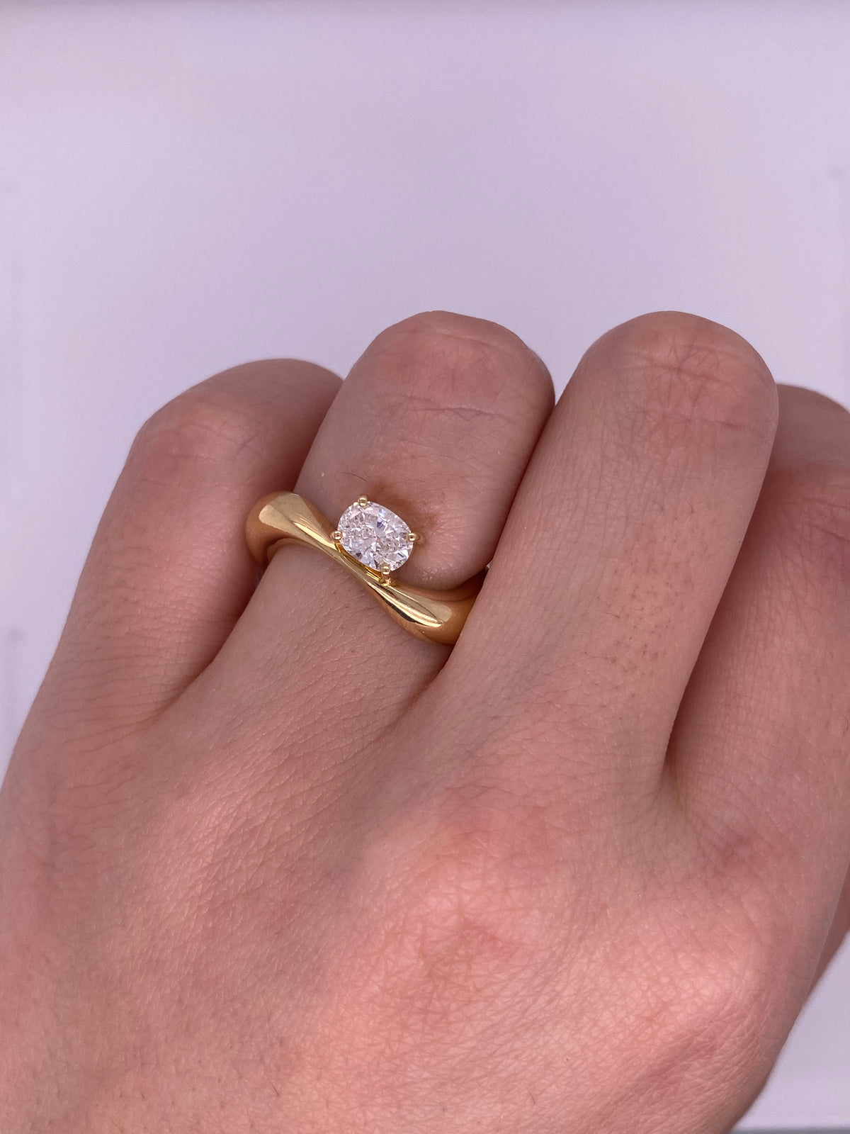 A0121 - Anillo chunky wavy diamante