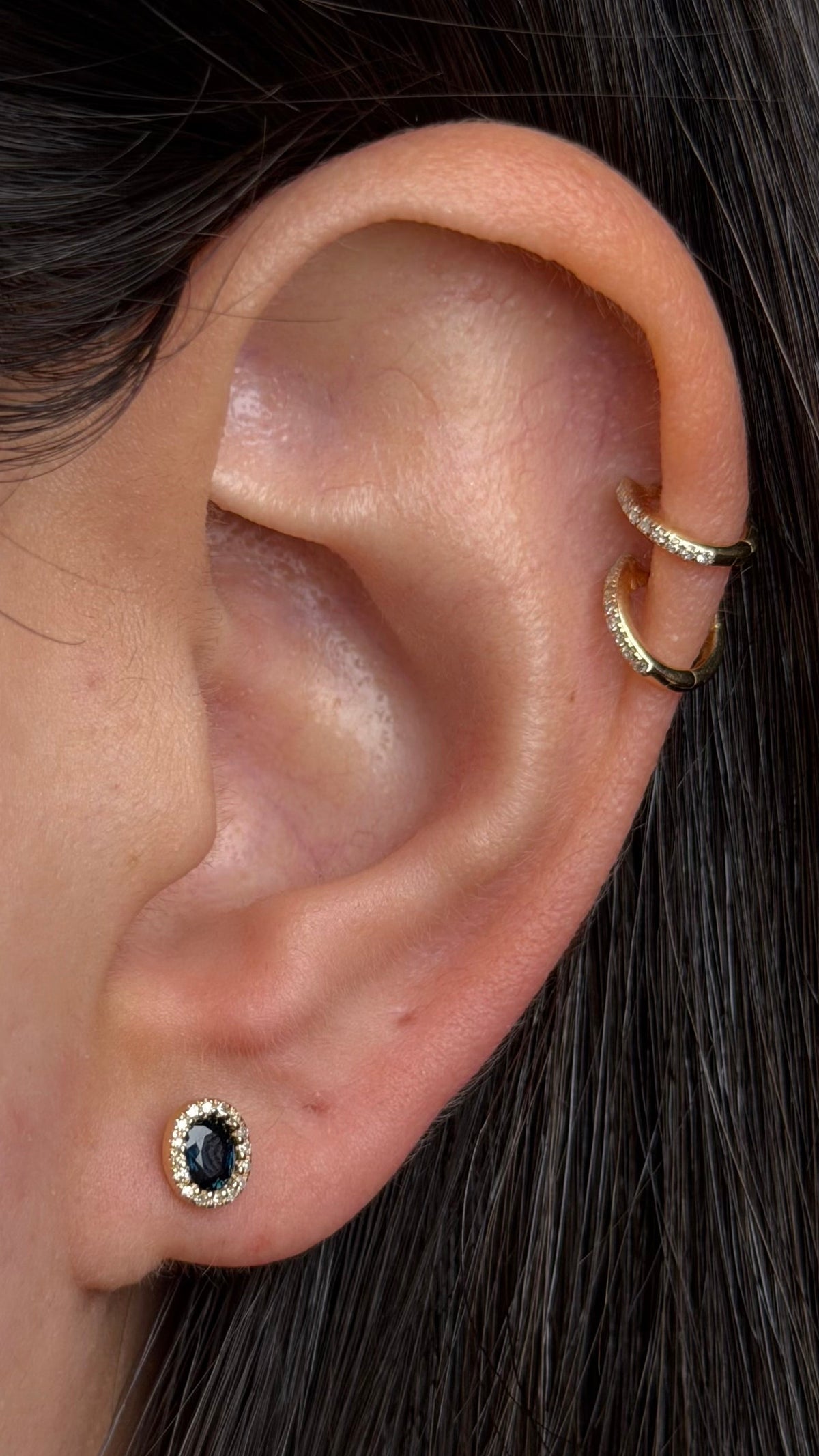 R0328 - Studs zafiro oval chico con halo