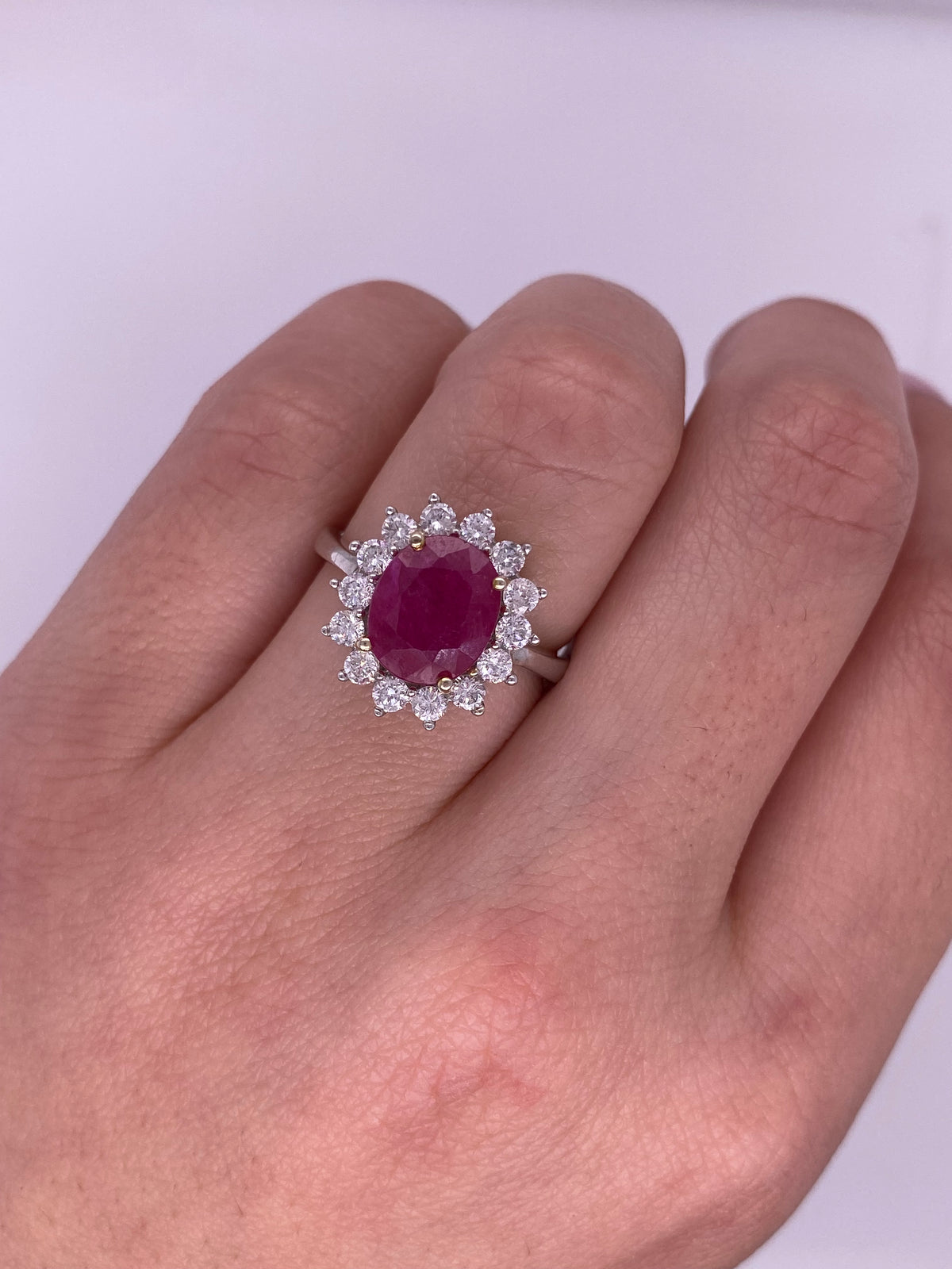 A0017 - Anillo Lady Di Rubí oval grande