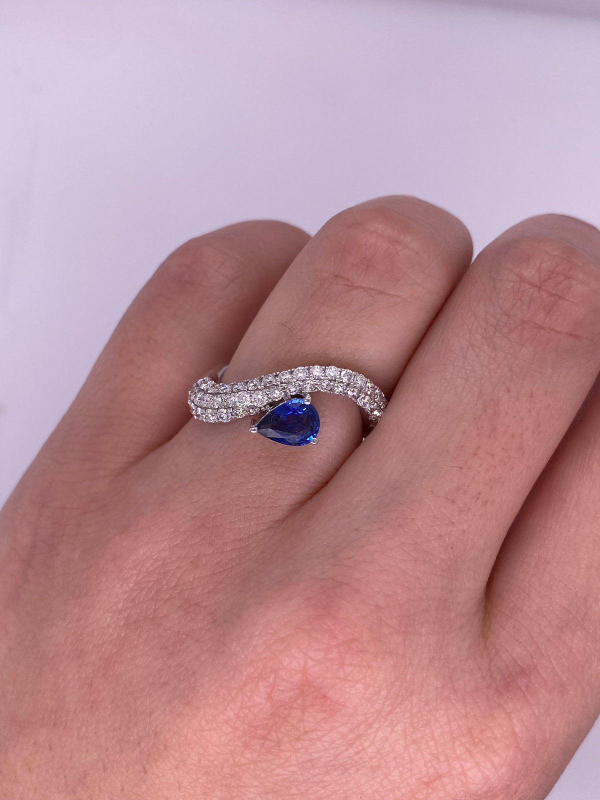 A0061 - Anillo chunky con zafiro horizontal