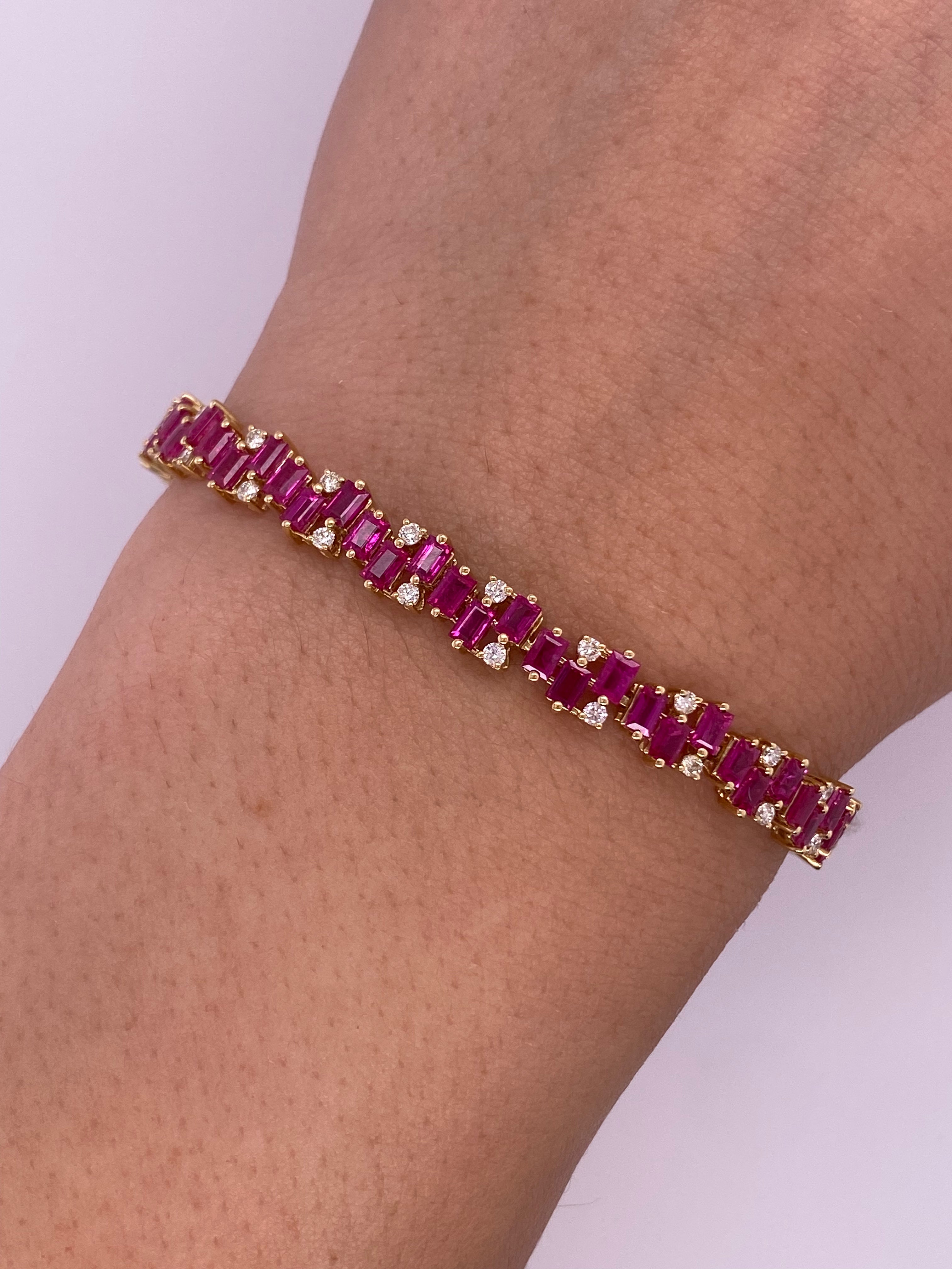 P0109 - Pulsera de rubí baguettes con diamantes redondos
