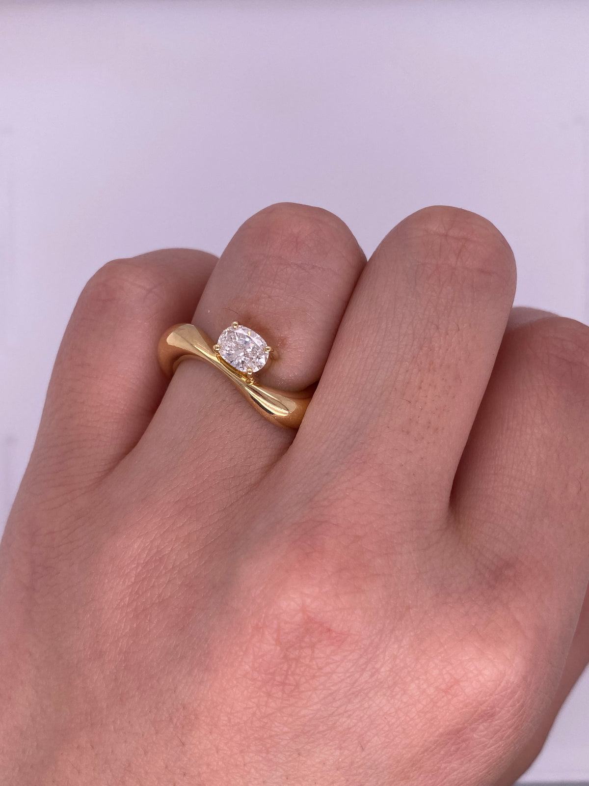 A0121 - Anillo chunky wavy diamante