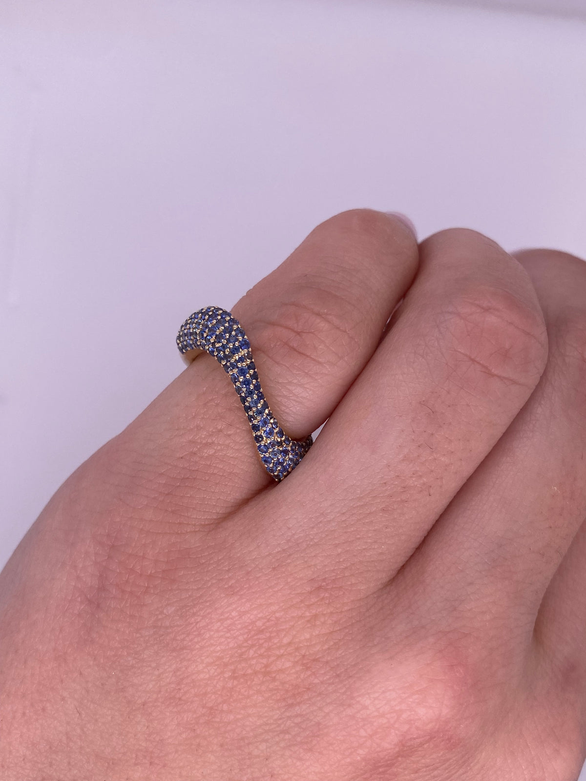 A0067 - Anillo pinky asimétrico pave de zafiros