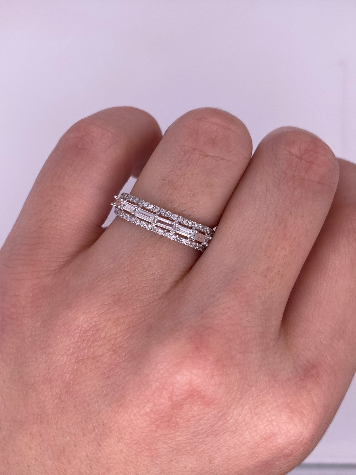 A0176 - Churumbela con diamantes baguette en carril