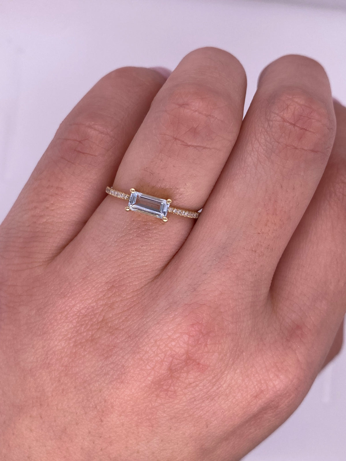 A0109 - Anillo aguamarina horizontal baguette