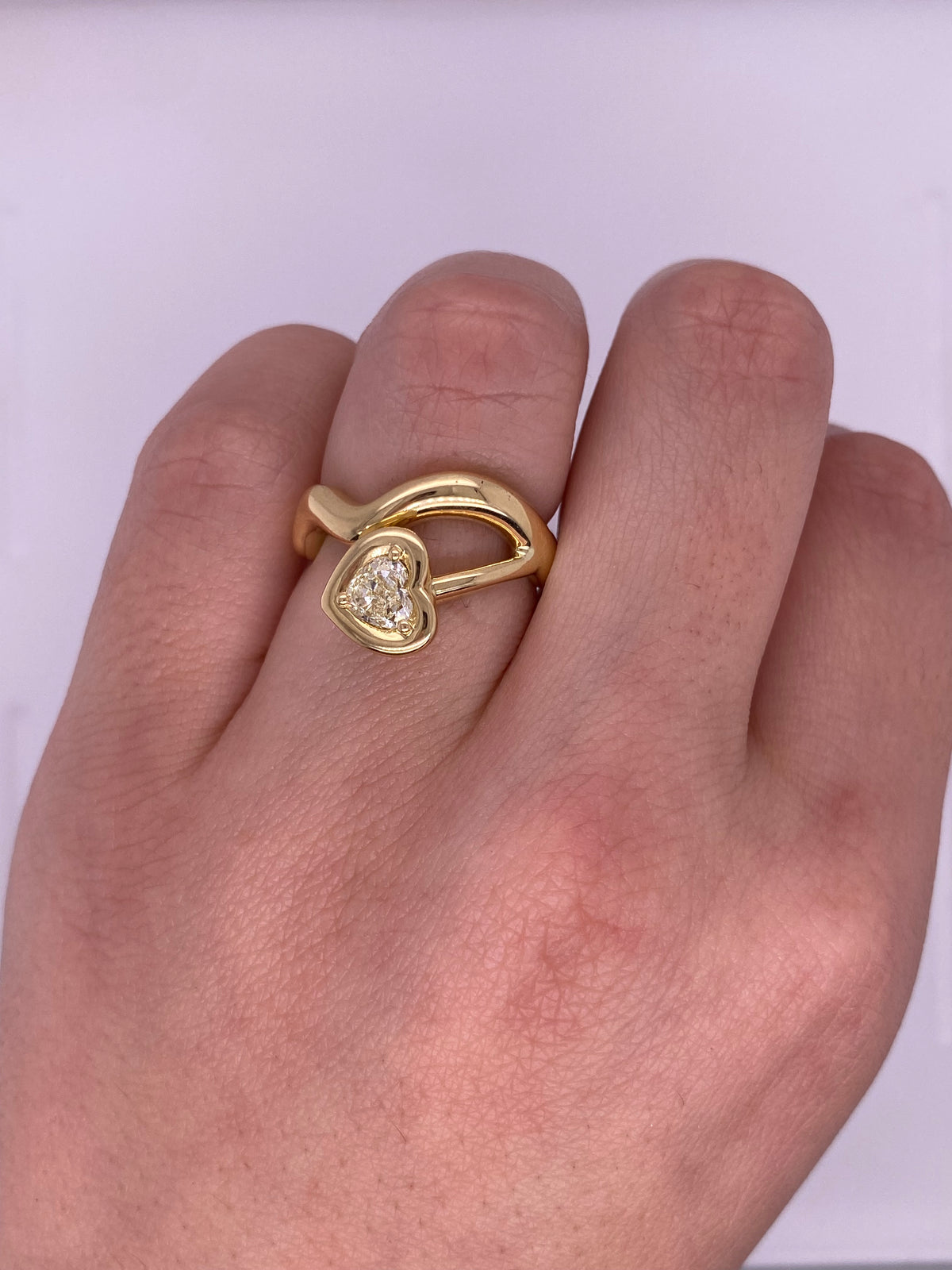 A0130 - Anillo doble fila wavy chunky con diamante corazon biselado