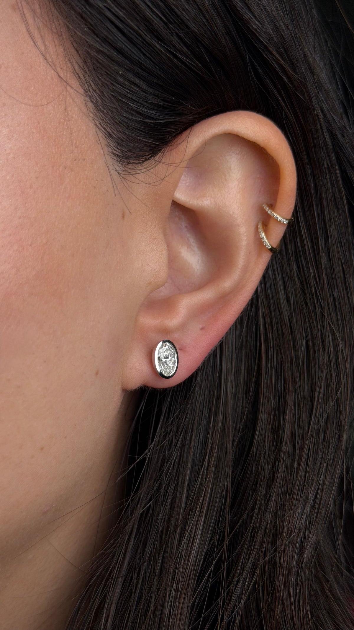 R0278 - Studs ovalado biselado blanco LAB