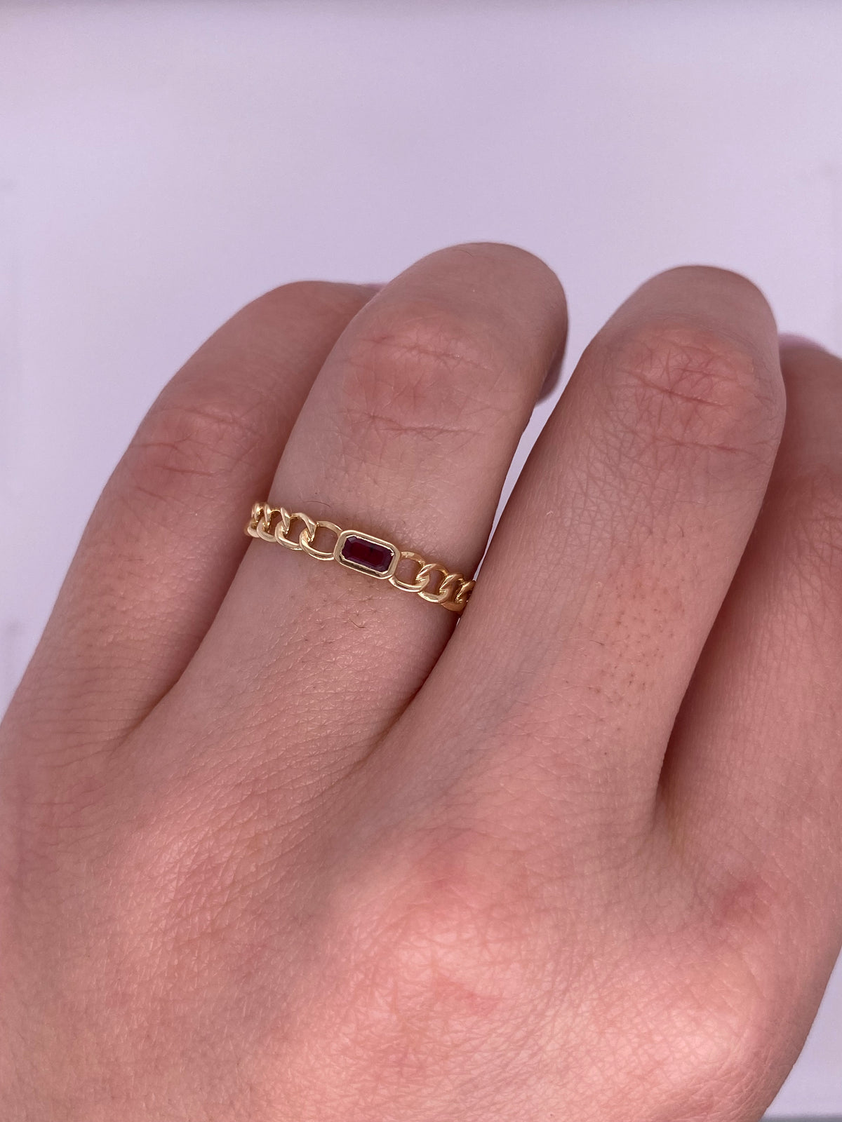 A0116 - Anillo cadena rubí