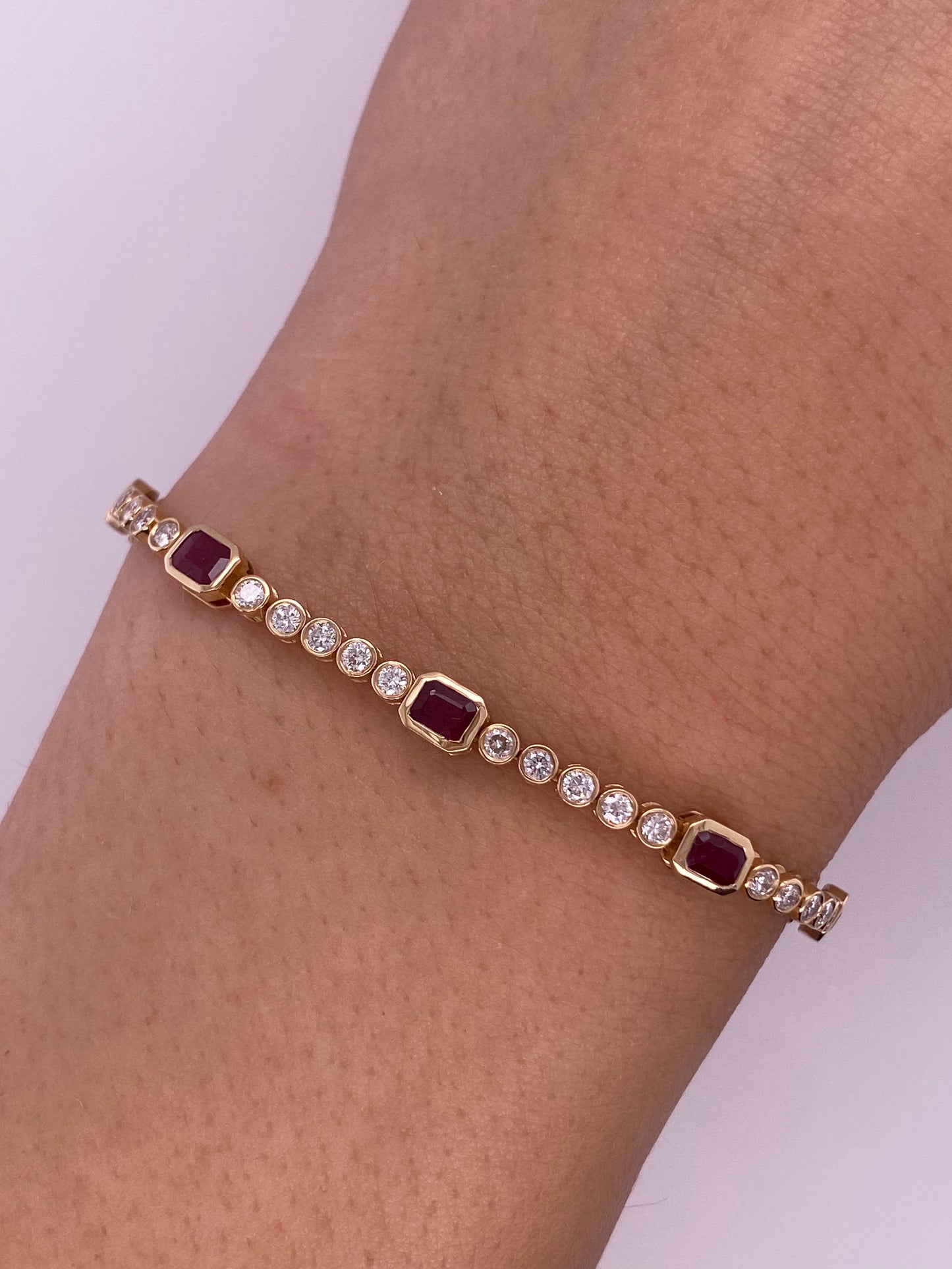 P0042 - Pulsera tennis diamantes biselados con rubí