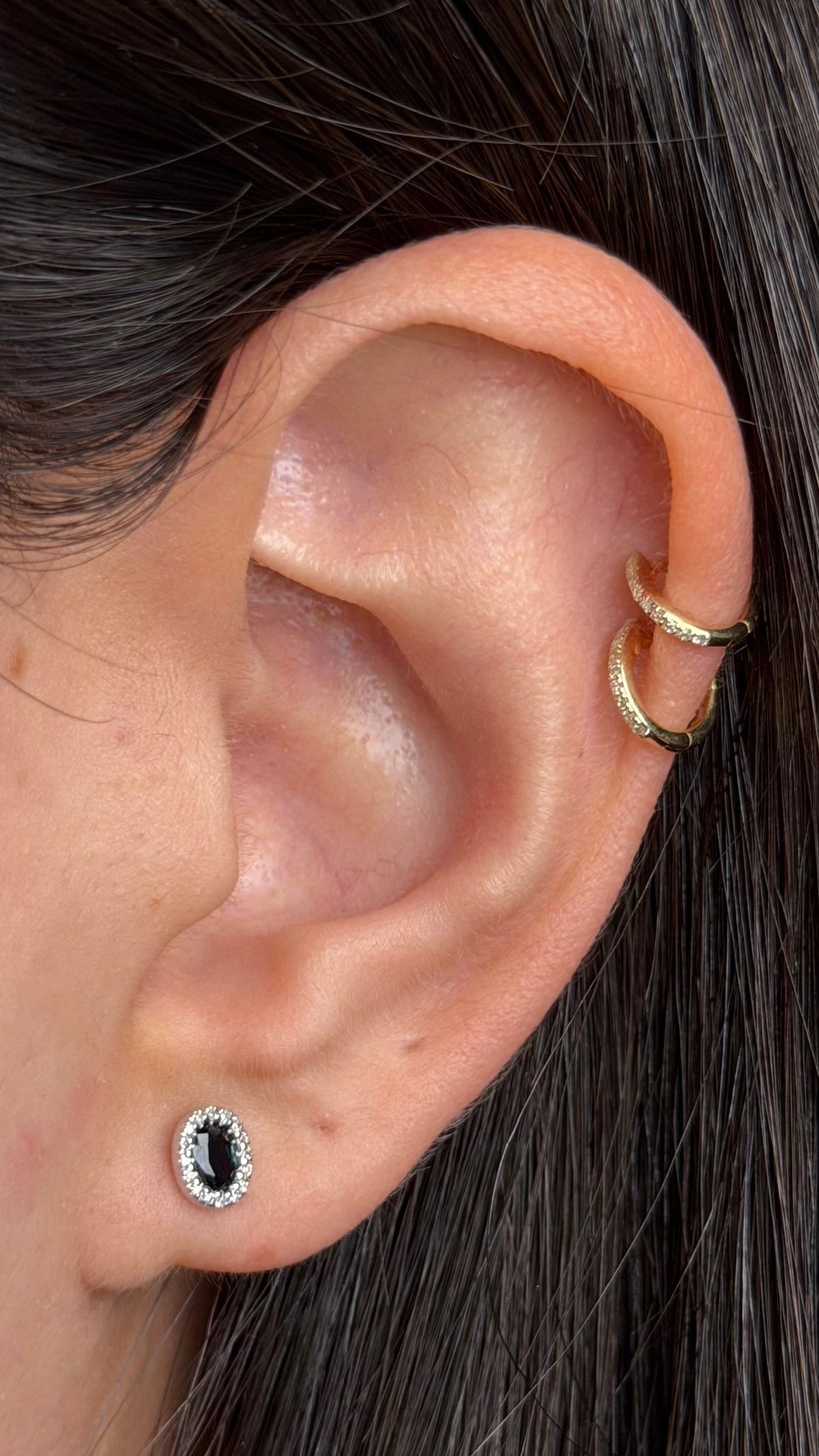 R0327 - Studs zafiro oval chico con halo