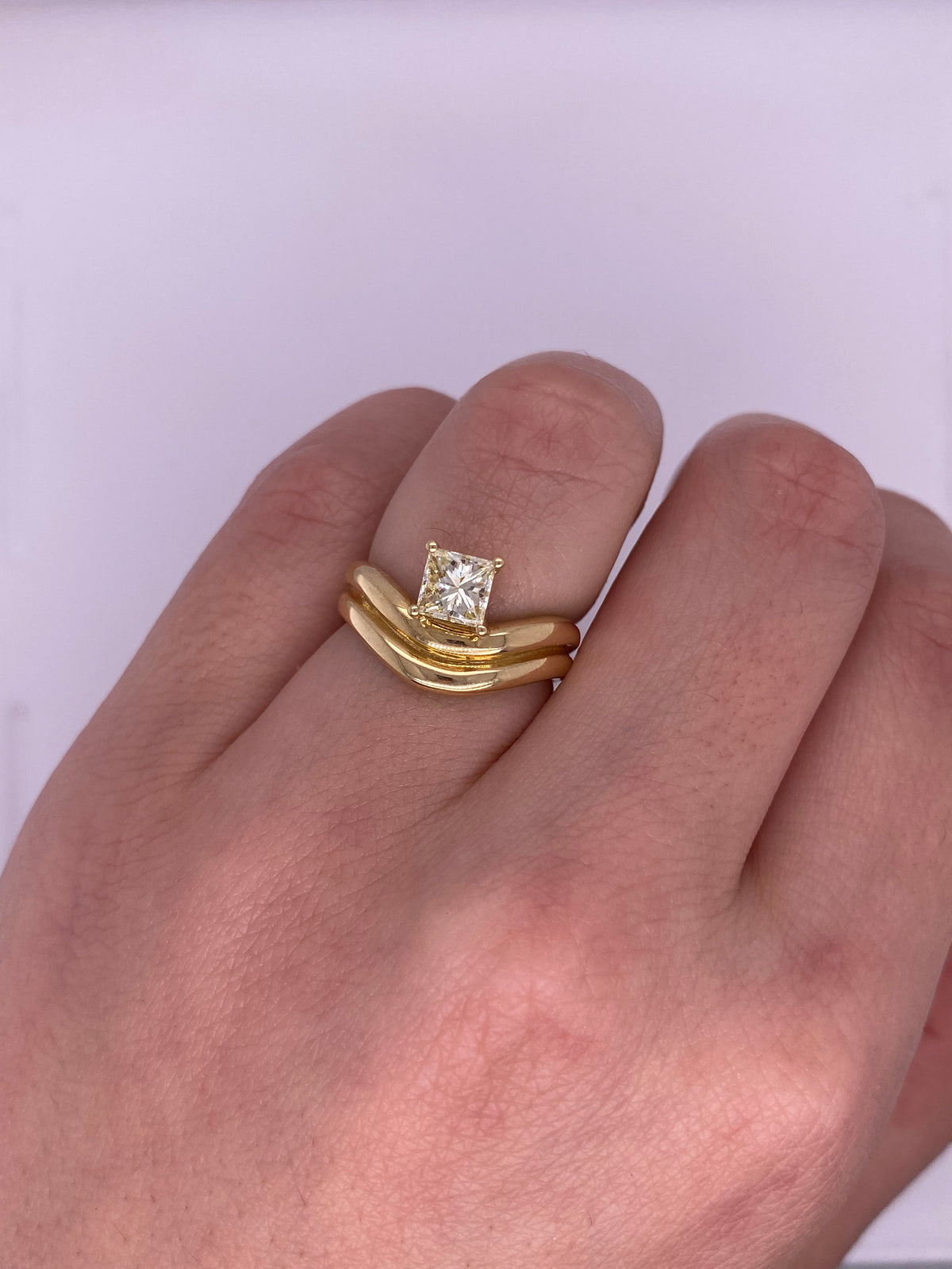 A0126 - Anillo doble fila chunky con diamante cuadrado amarillo