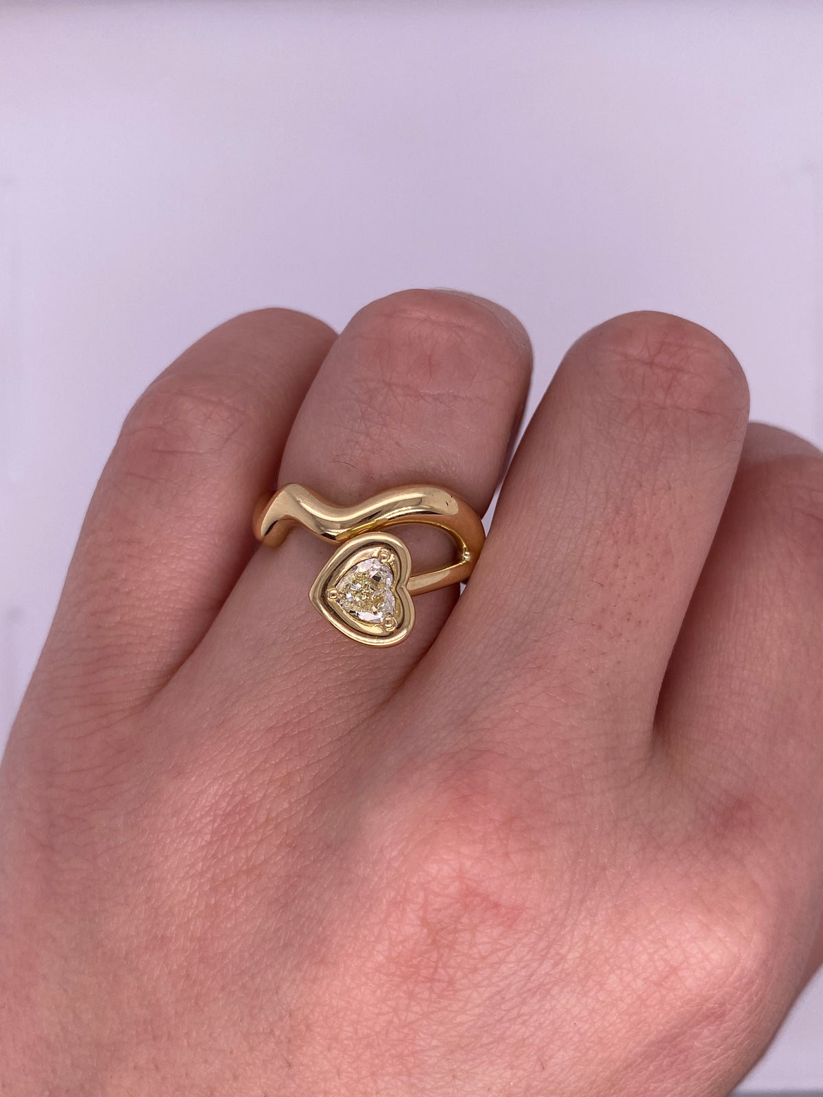 A0130 - Anillo doble fila wavy chunky con diamante corazon biselado