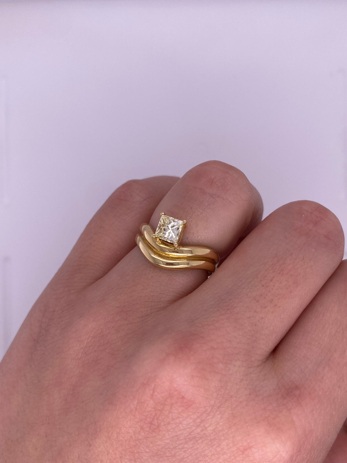 A0126 - Anillo doble fila chunky con diamante cuadrado amarillo