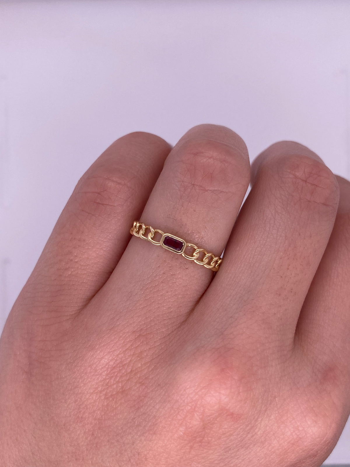 A0116 - Anillo cadena rubí