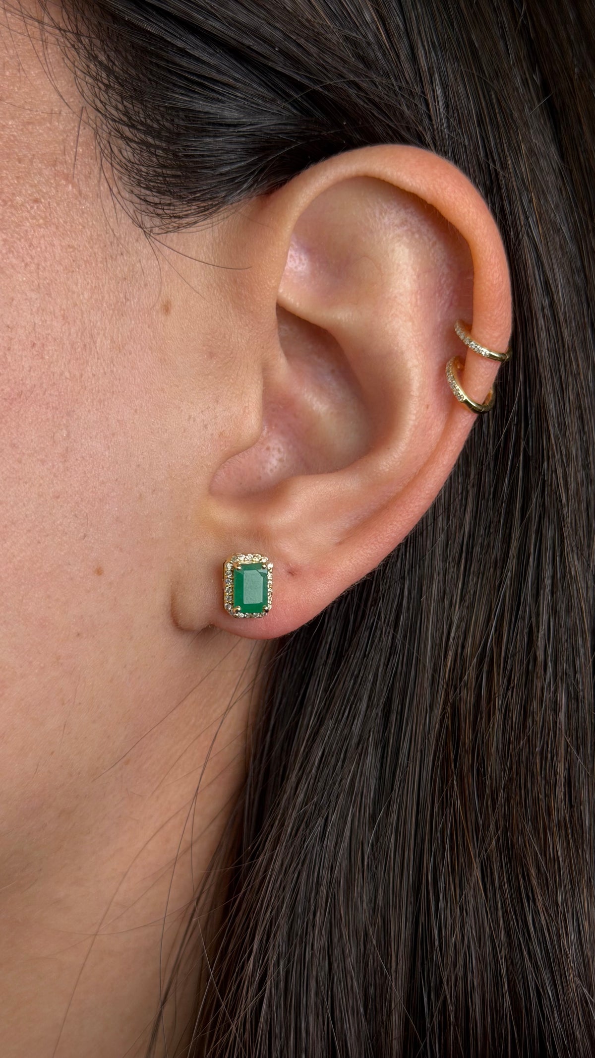 R0138 - Studs esmeralda con halo