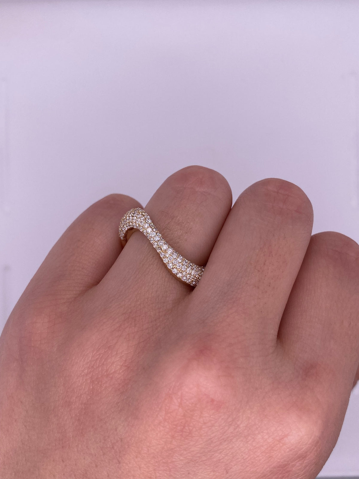 A0139 - Anillo chunky wavy diamantes pave
