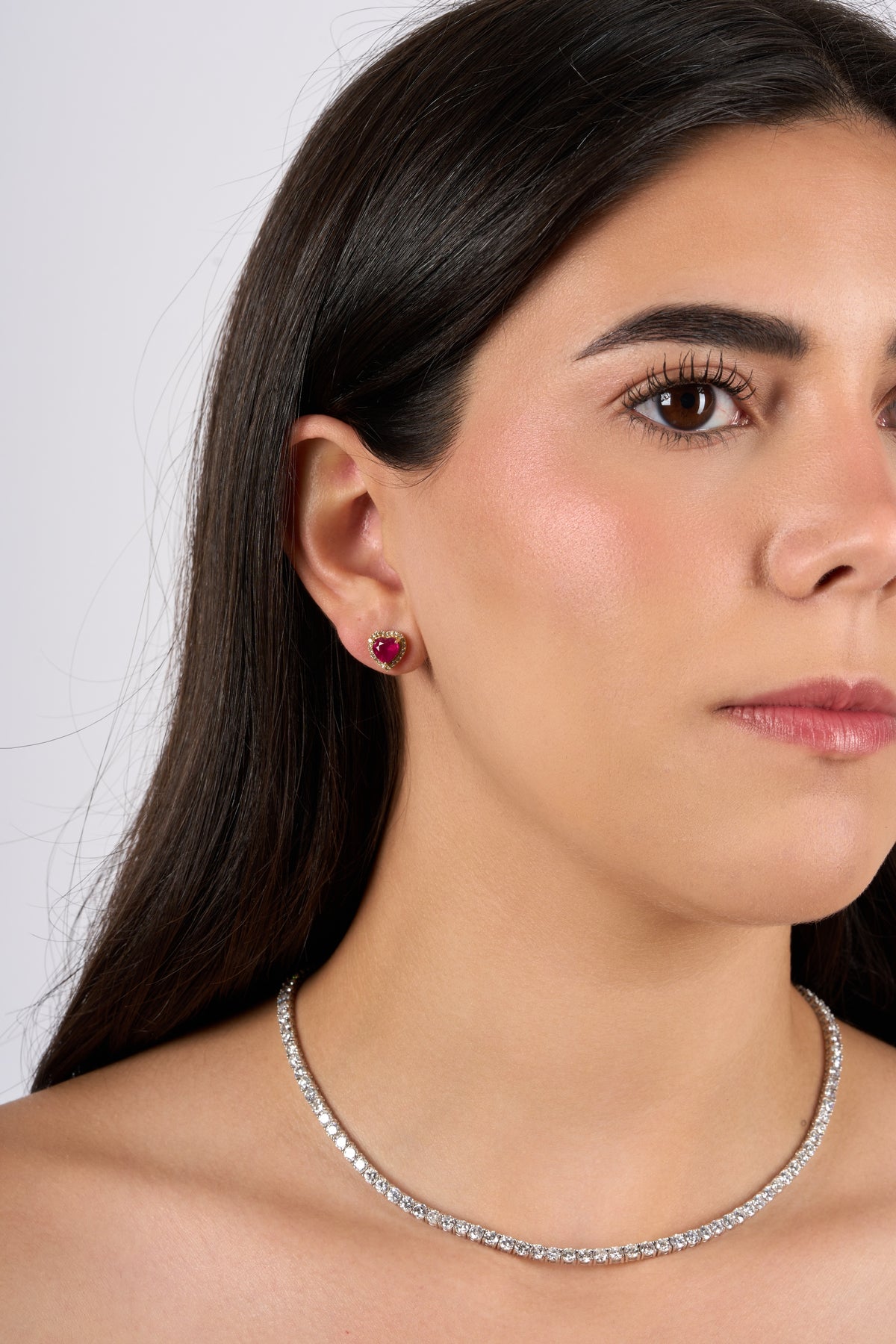 R0102 - Studs corazon rubí con halo
