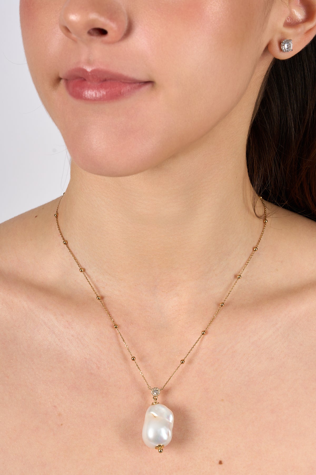 C0026 - Collar de perla con diamantes