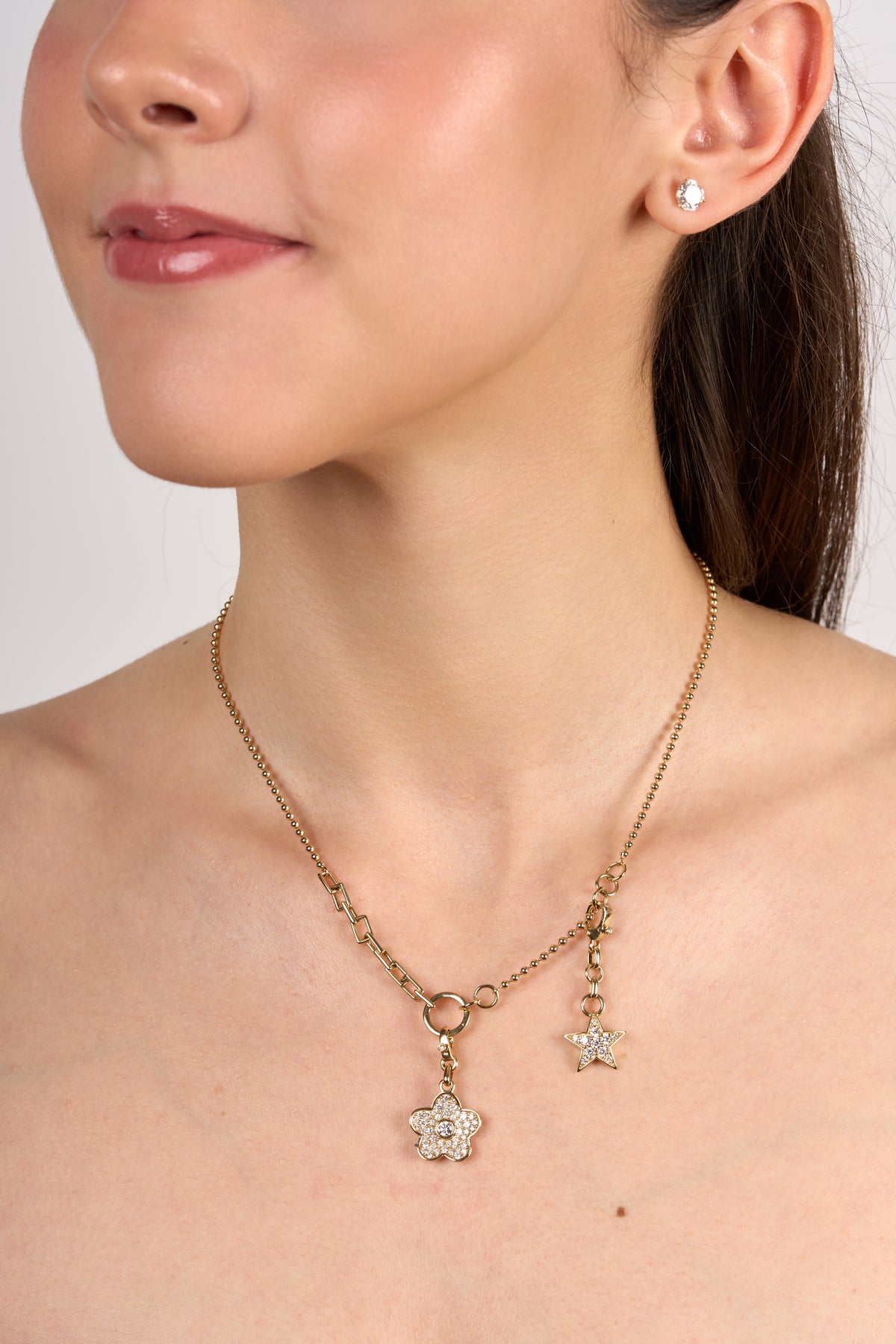 C0623 - Dije con broche flor de diamantes