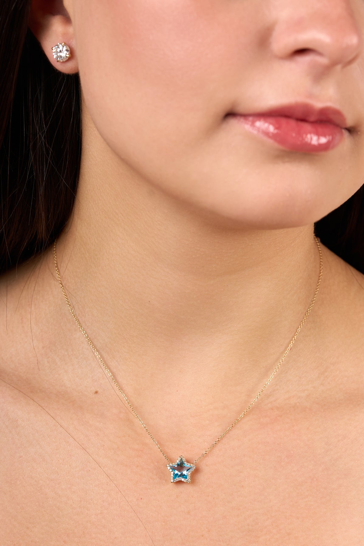 C0590 - Collar de estrella de topacio azul