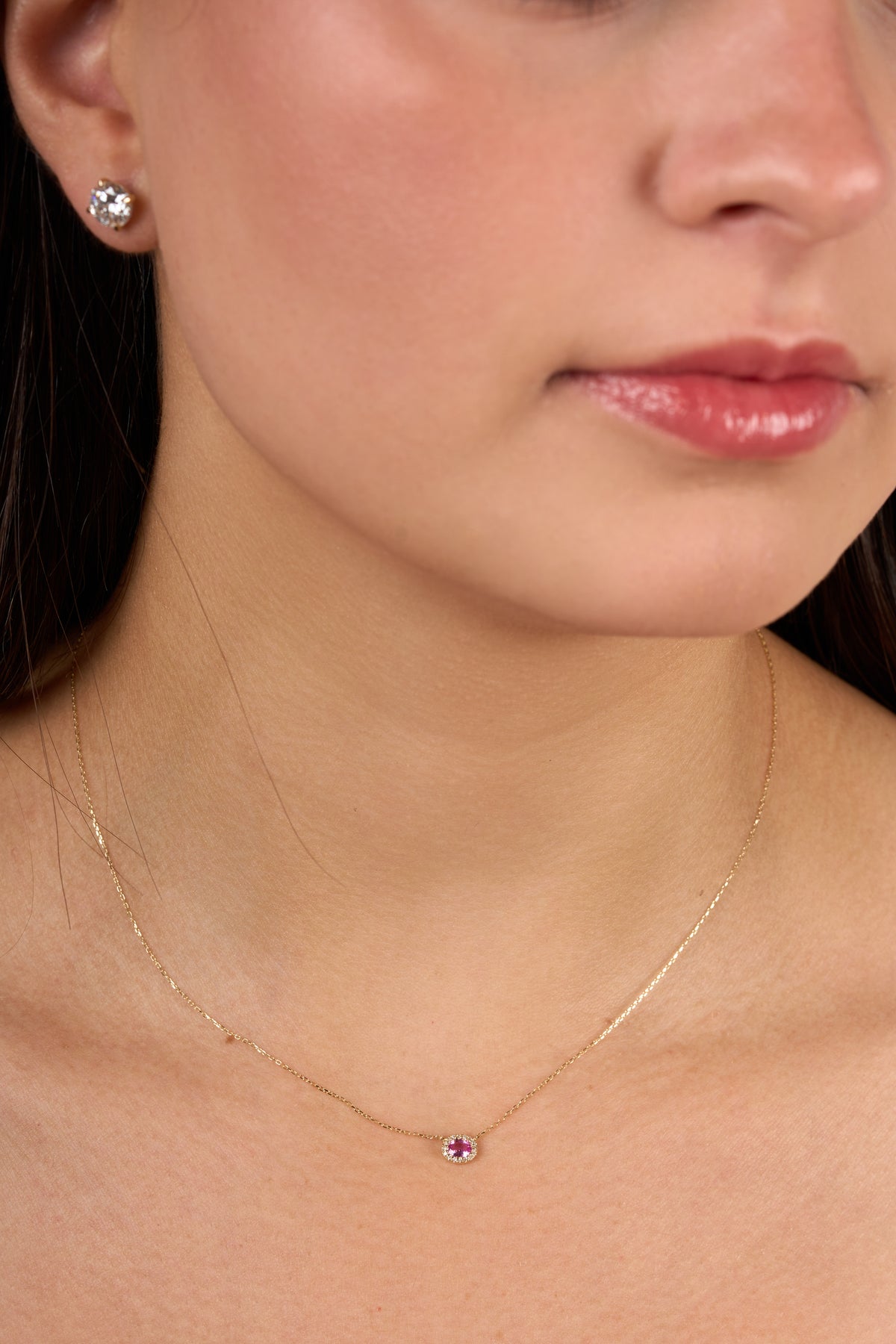 C0201 - Collar zafiro rosa oval chico con halo