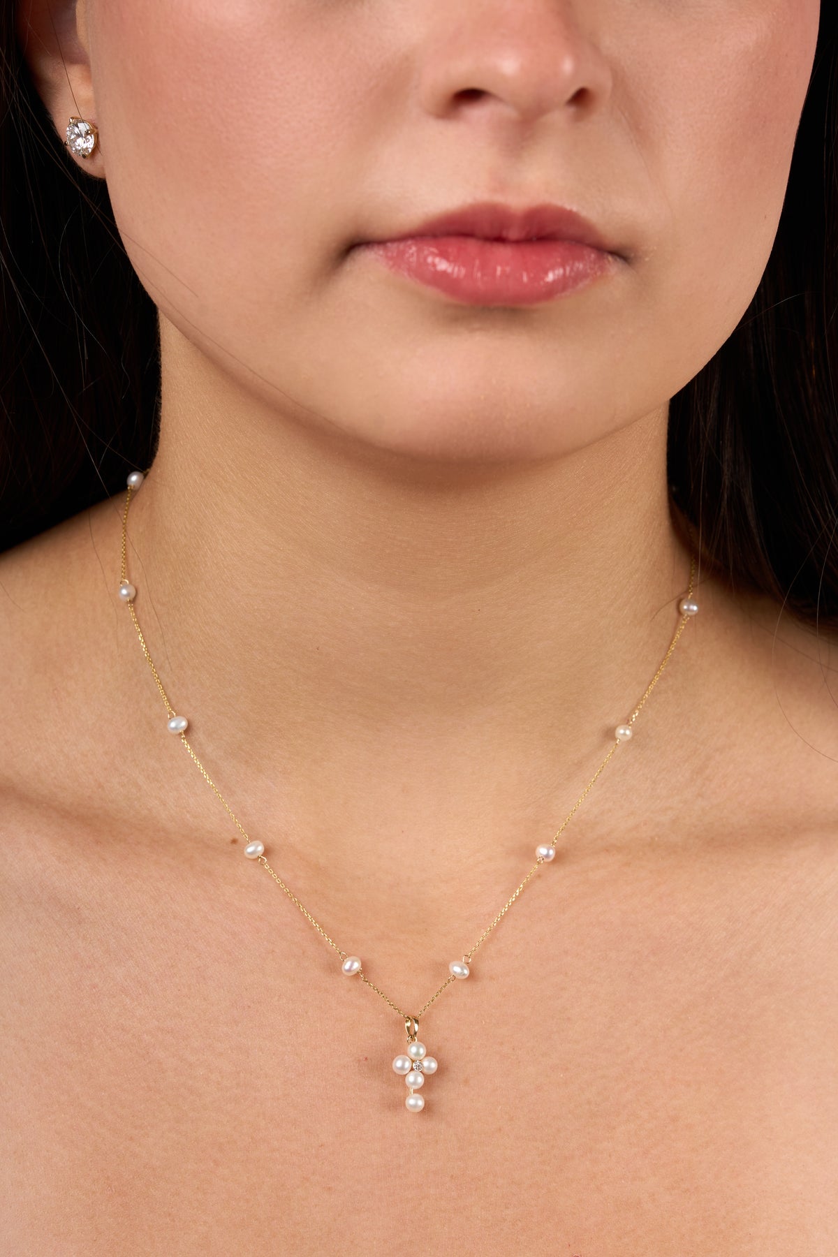 C0157 - Collar cruz de perlas con perlas flotantes