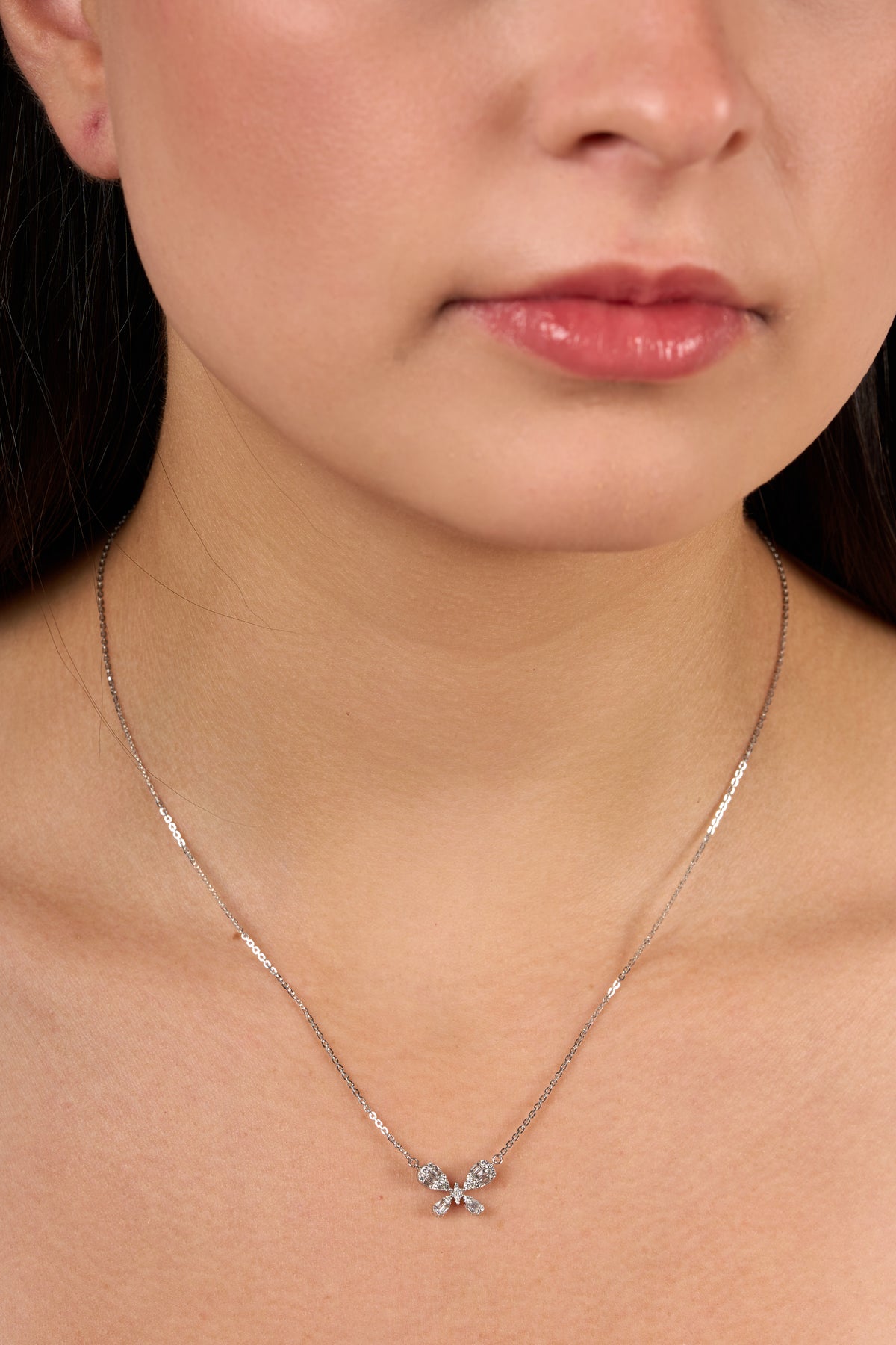 C0071 - Collar mariposa de baguettes