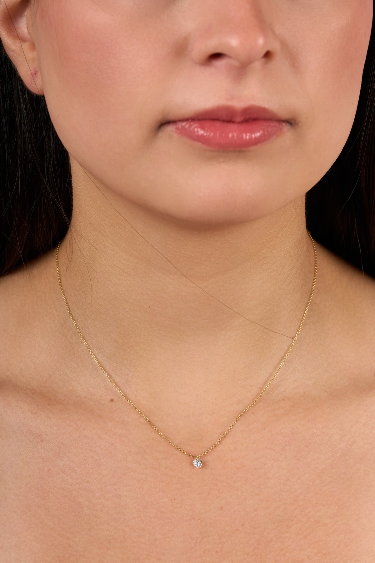 C0605 - Collar con diamante solitario (0.30 cts)