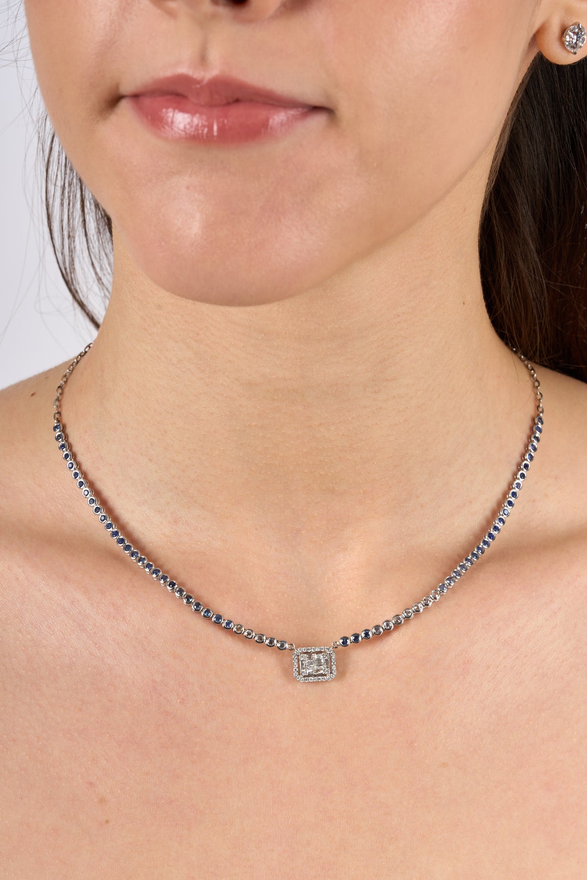 G0012 - Media gargantilla con zafiros y diamantes biselados