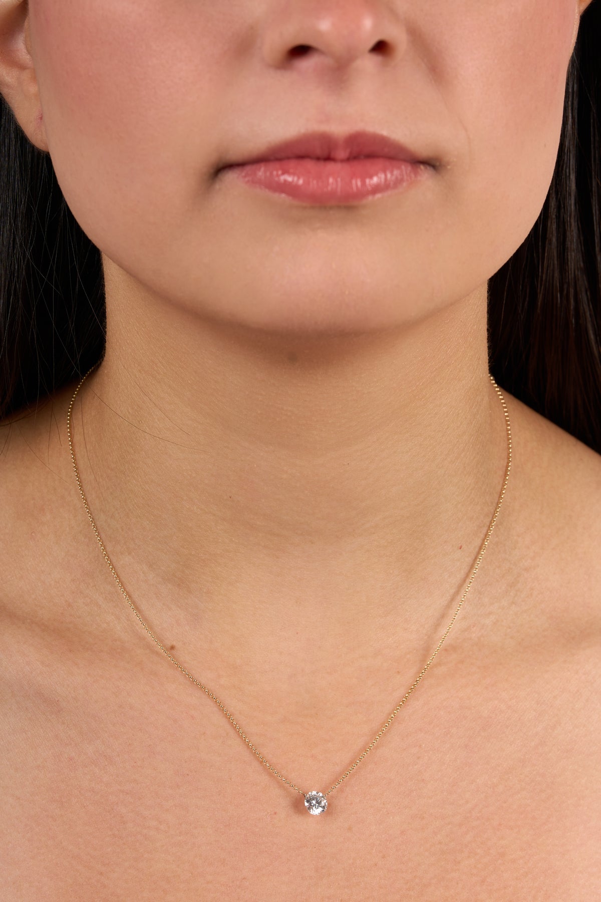 C0526 - Collar diamante redondo solitario